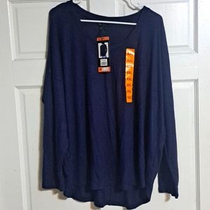 NWT Well Worn brand  v- neck lightweight sweater